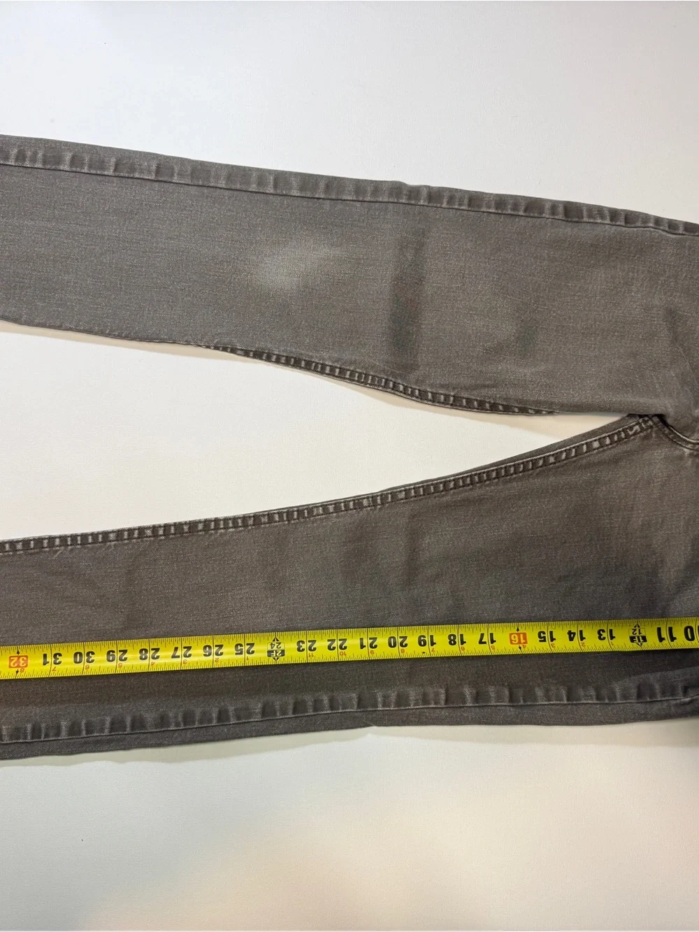 Levi's Light Grey‎ Denim Jeans with Contrast Stitching